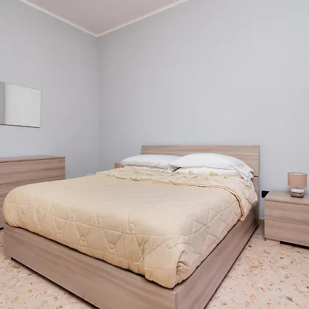 Rosa's House - Close To The Center With Balcony Apartmán *