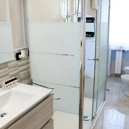 Apartament Rosa's House - Spacious In The Center With Balcony *