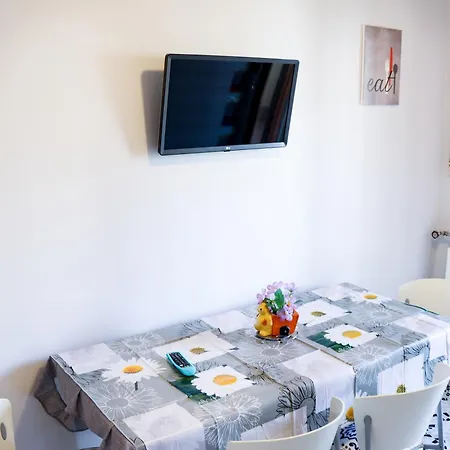 Rosa's House - Spacious In The Center With Balcony Sorrento