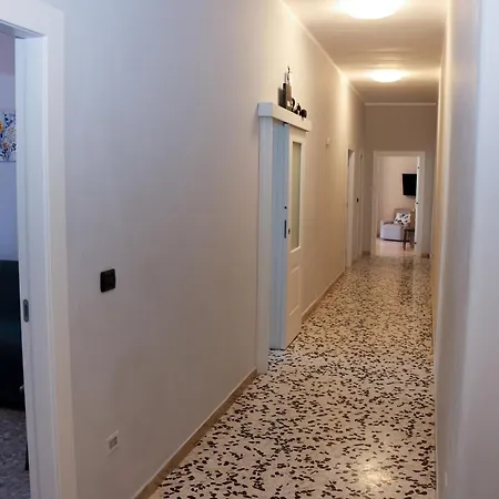 Appartamento Rosa's House - Spacious In The Center With Balcony
