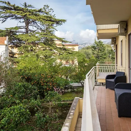 Rosa's House - Spacious In The Center With Balcony ソレント