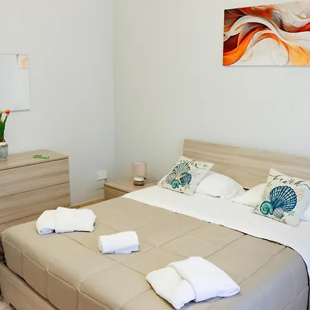 Apartment Rosa's House - Spacious In The Center With Balcony *