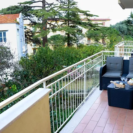 شقة Rosa's House - Spacious In The Center With Balcony سورينتو
