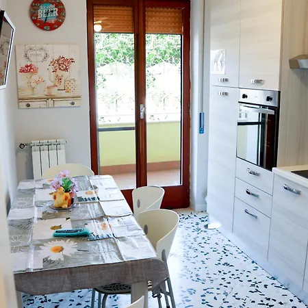 アパート Rosa's House - Spacious In The Center With Balcony ソレント