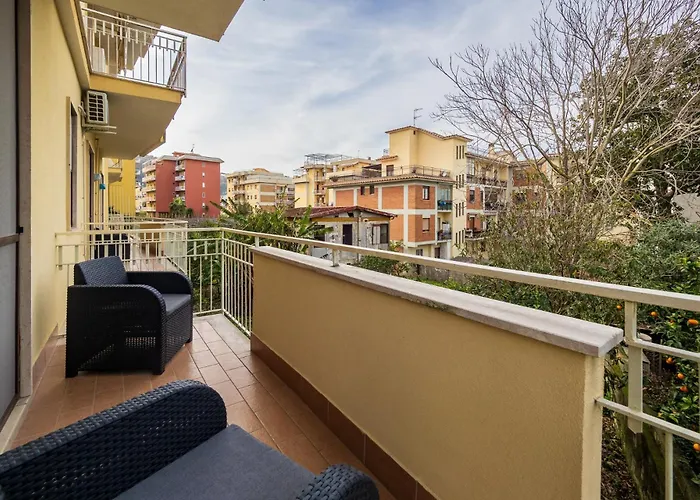 Apartment Rosa's House - Spacious In The Center With Balcony Sorrento