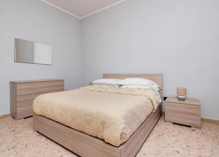 Rosa's House - Close To The Center With Balcony Apartment *