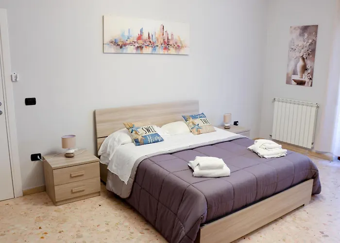 Rosa's House - Spacious In The Center With Balcony Apartment