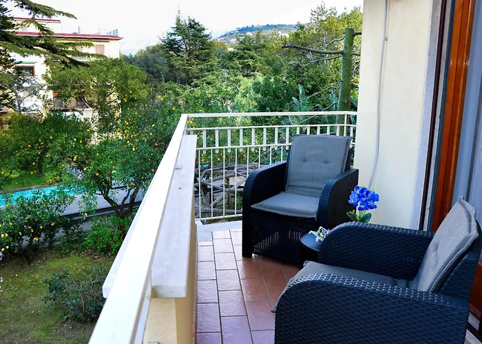 Rosa's House - Spacious In The Center With Balcony Sorrento