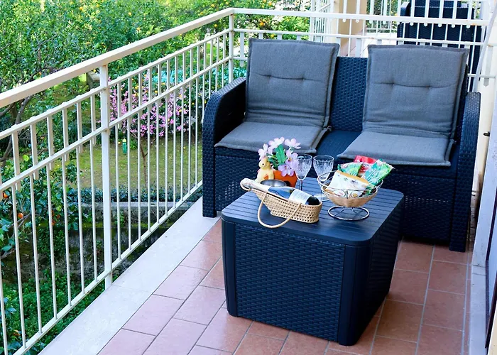 Rosa's House - Spacious In The Center With Balcony Sorrento