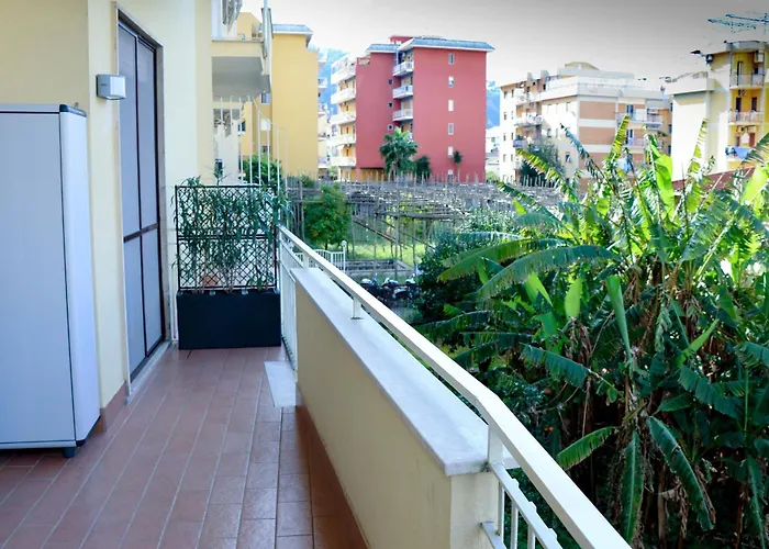 Rosa's House - Spacious In The Center With Balcony