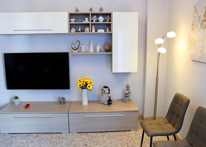 Rosa's House - Spacious In The Center With Balcony Apartment