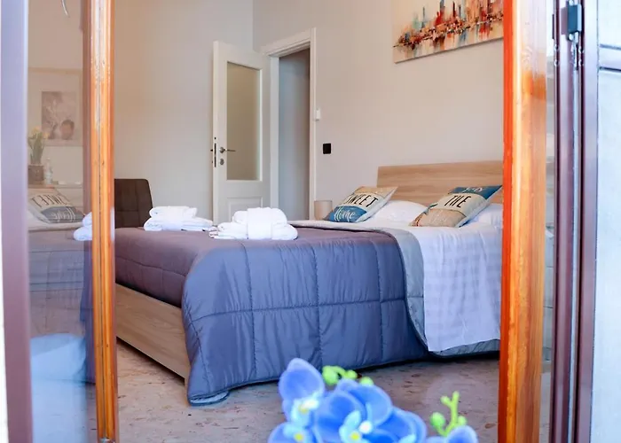 Rosa's House - Spacious In The Center With Balcony * Sorrento