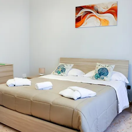 Rosa's House - Spacious In The Center With Balcony * Σορέντο