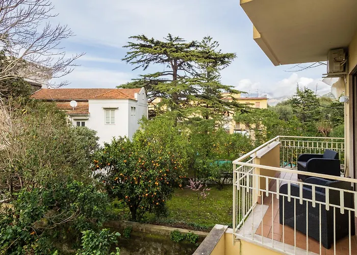 Rosa's House - Spacious In The Center With Balcony Διαμέρισμα