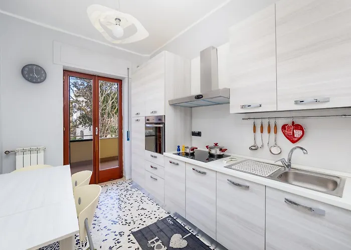 Rosa's House - Spacious In The Center With Balcony Διαμέρισμα *